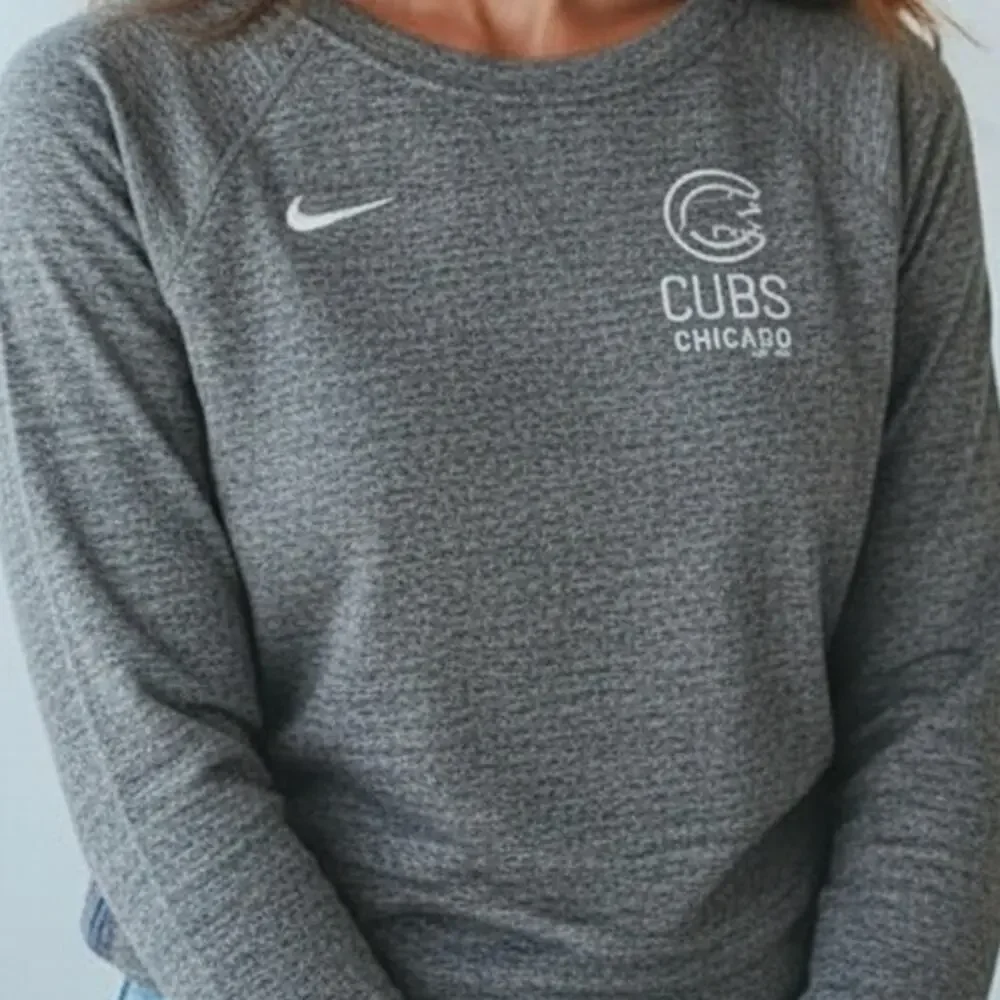 Nike Gray Chicago Cubs Women's Shirt Size Small #436